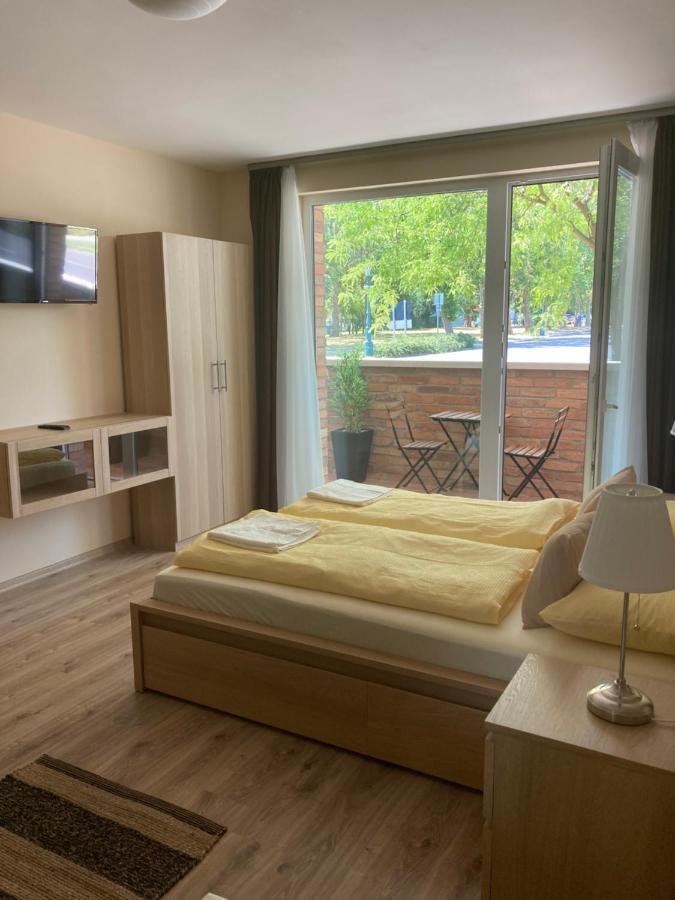 Castellum Apartmanhaz Gyula Ngoại thất bức ảnh