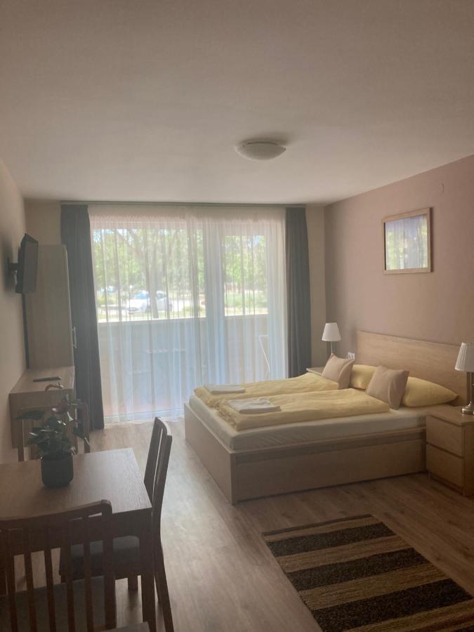 Castellum Apartmanhaz Gyula Ngoại thất bức ảnh