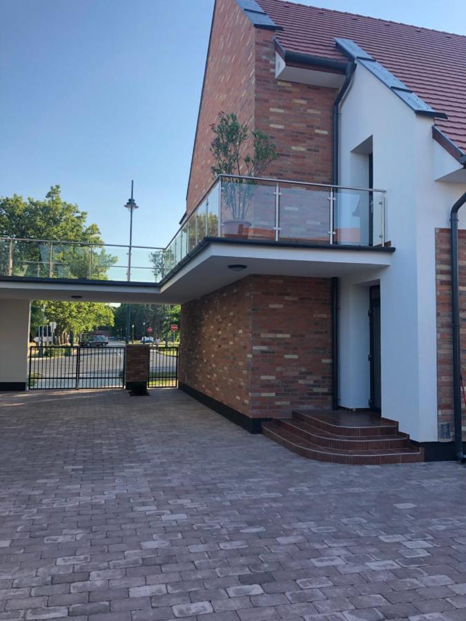 Castellum Apartmanhaz Gyula Ngoại thất bức ảnh