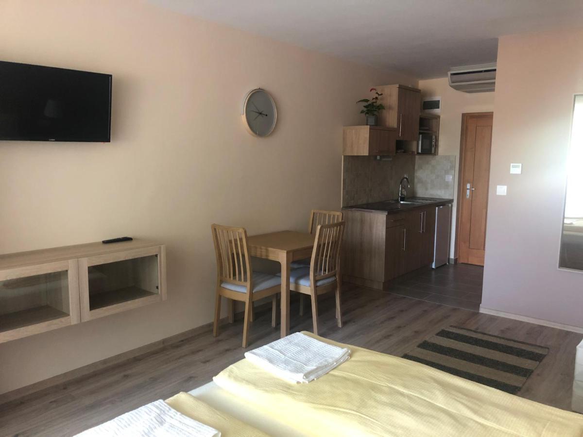 Castellum Apartmanhaz Gyula Ngoại thất bức ảnh