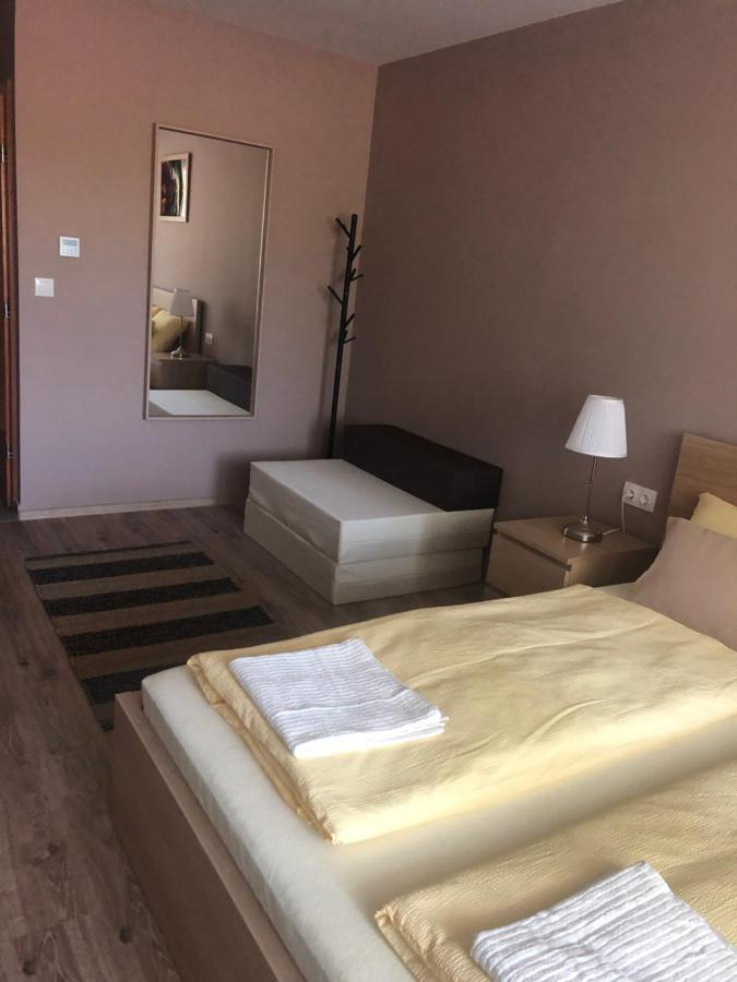 Castellum Apartmanhaz Gyula Ngoại thất bức ảnh