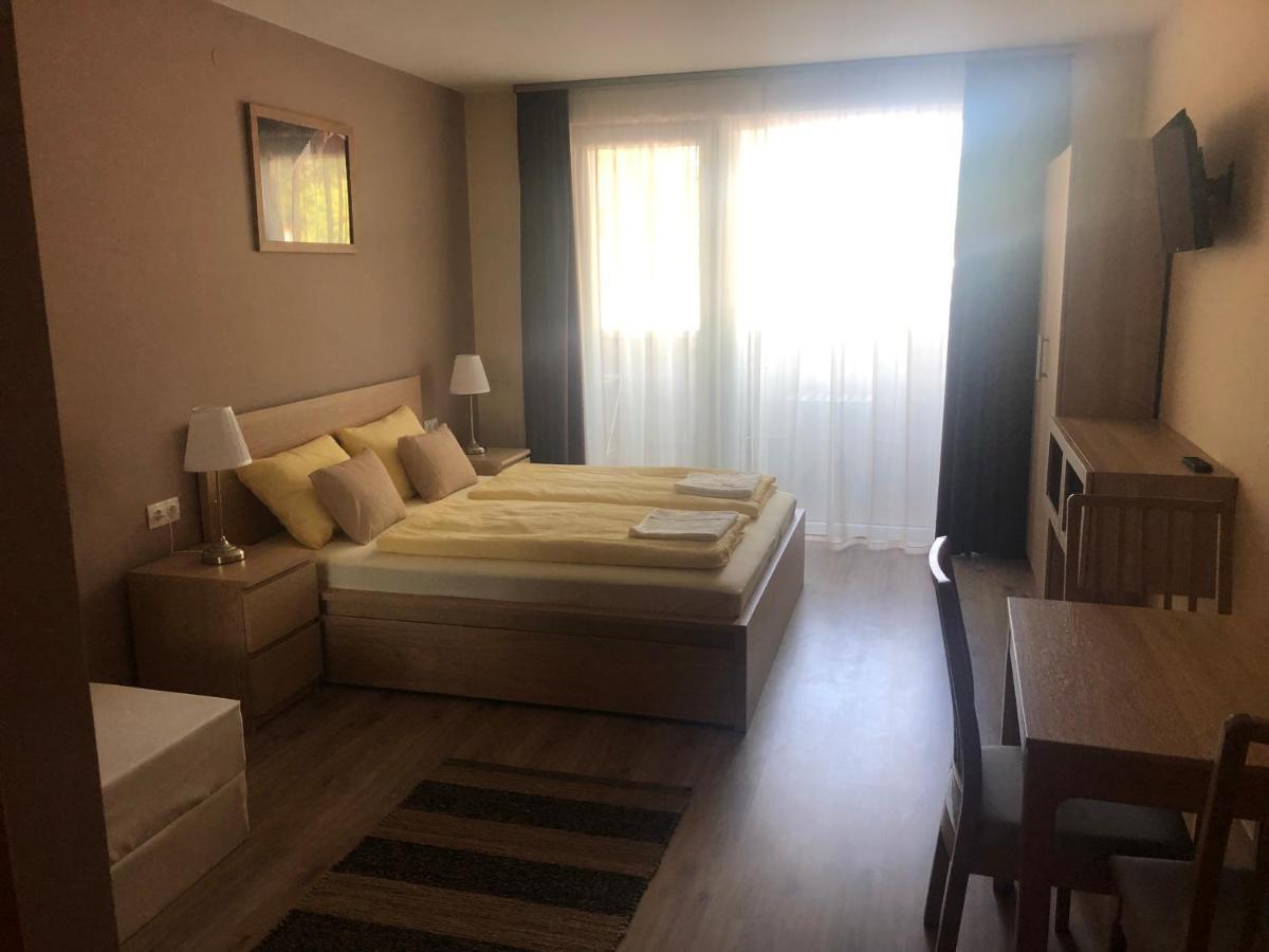 Castellum Apartmanhaz Gyula Ngoại thất bức ảnh