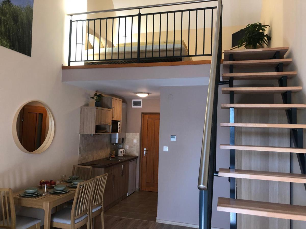 Castellum Apartmanhaz Gyula Ngoại thất bức ảnh