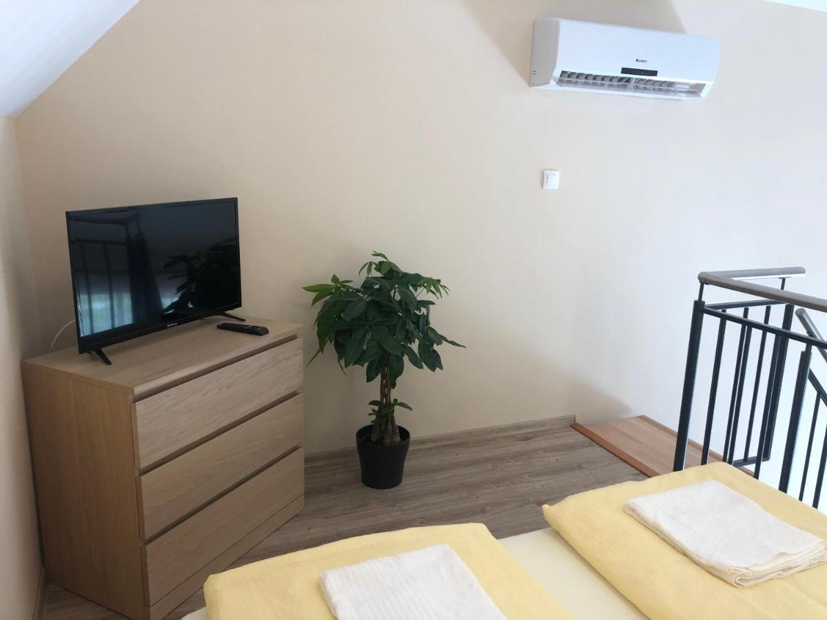 Castellum Apartmanhaz Gyula Ngoại thất bức ảnh