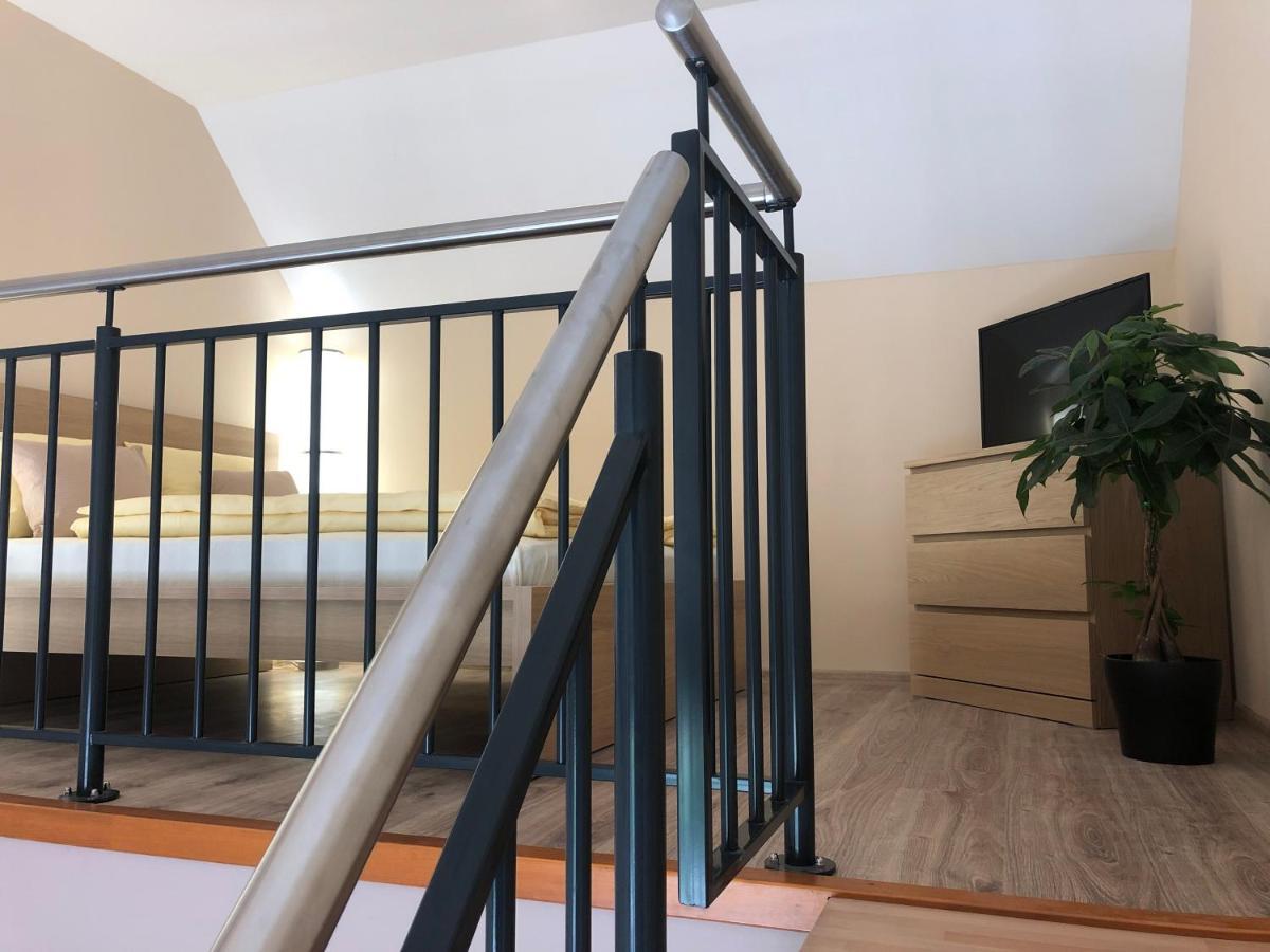 Castellum Apartmanhaz Gyula Ngoại thất bức ảnh