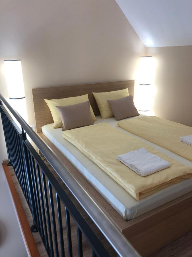 Castellum Apartmanhaz Gyula Ngoại thất bức ảnh