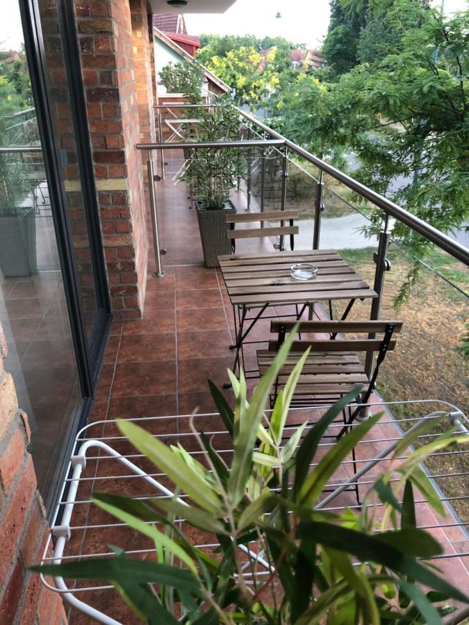 Castellum Apartmanhaz Gyula Ngoại thất bức ảnh