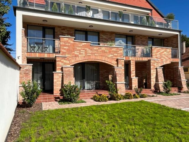 Castellum Apartmanhaz Gyula Ngoại thất bức ảnh