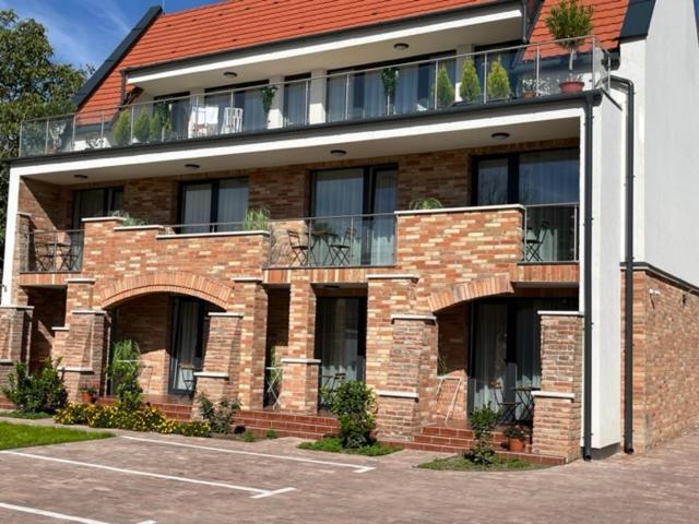 Castellum Apartmanhaz Gyula Ngoại thất bức ảnh